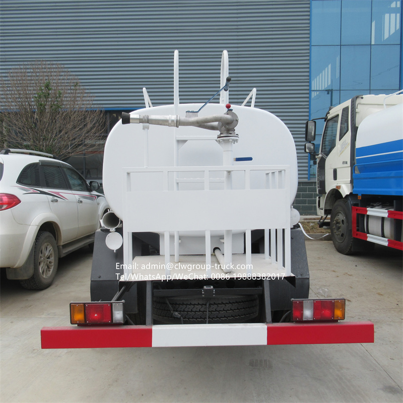 Isuzu 1200 gallons water truck dimensions