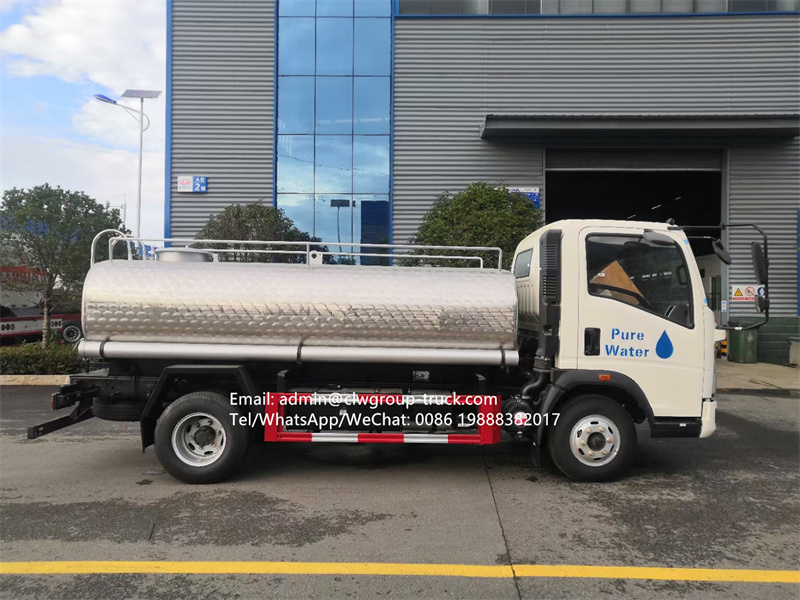 Sinotruk 5000l anti corrosion water cannon vehicle