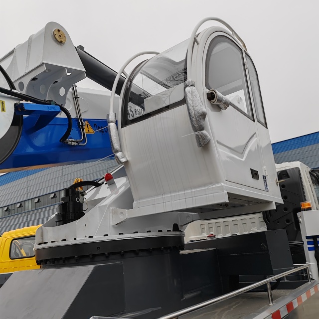 Isuzu 45m manlift hydraulic arm overhead working aerial platform truck,Chengli Special Automobile Co.,Ltd,Isuzu 45m telescopic operation truck mounted aerial work platform