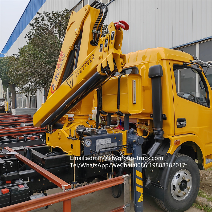 Dongfeng 4tons sliding platform flatbed mounted 3.2tons 4tons xcmg knuckle crane,Chengli Special Automobile Co.,Ltd,Dongfeng sliding platform winch 4tons crane mounted recovery truck