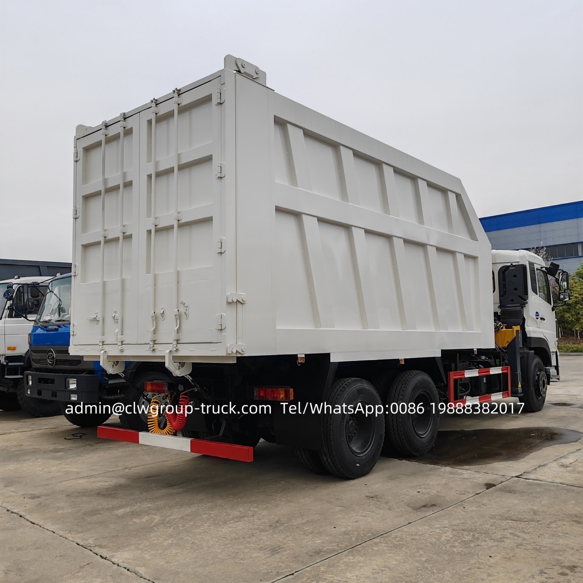 CLW heavy duty knuckle boom tipper truck with gripper for iron scrap,Chengli Special Automobile Co.,Ltd,CLW dump tipper box with knuckle bom gripper folding truck crane