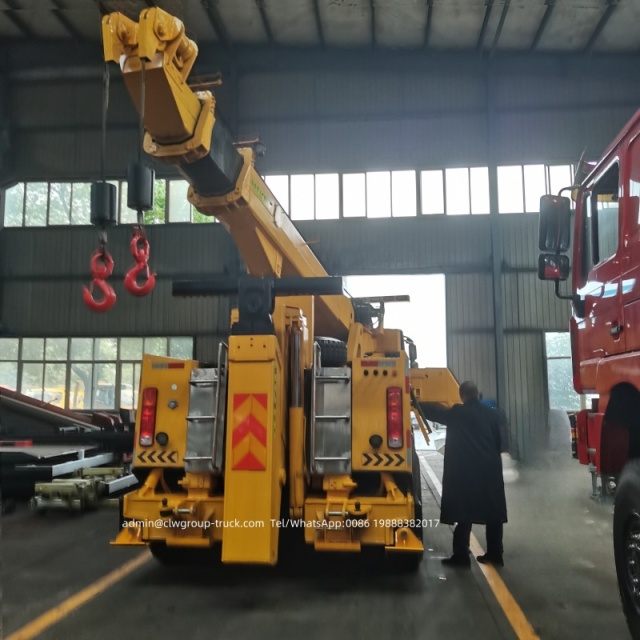 IVECO hongyan 12 wheeler 8x4 30tons lifting 50tons towing wrecker truck,Chengli Special Automobile Co.,Ltd,IVECO emergency rescue recovery crane boom rotator wrecker truck