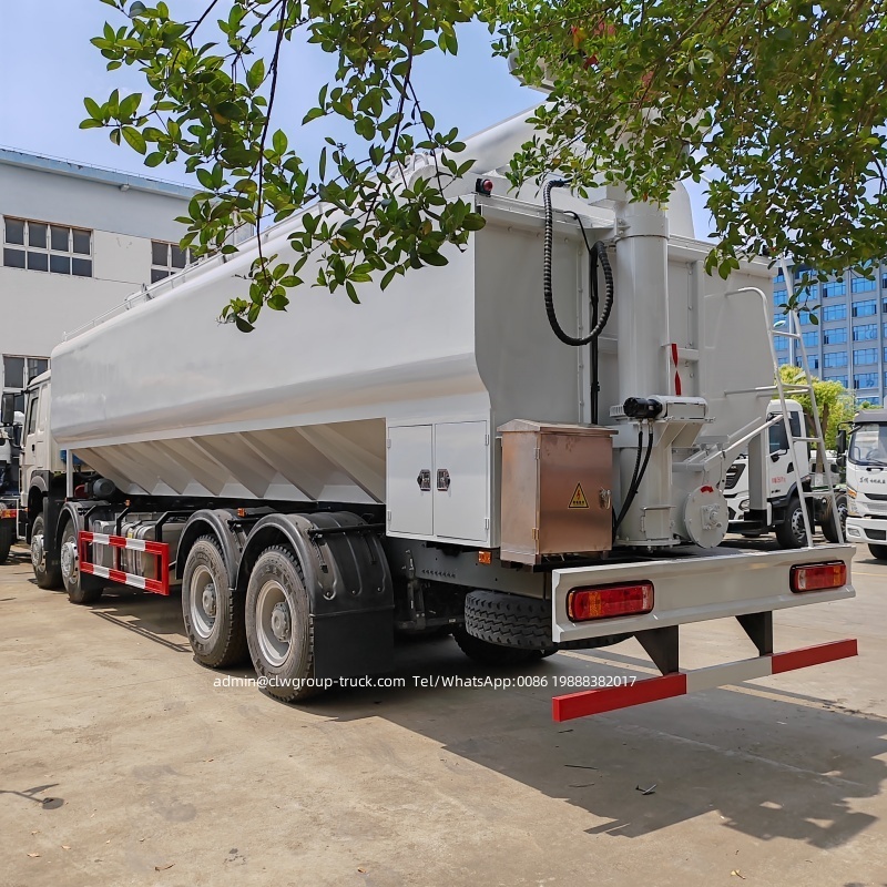 hydraulic grain auger feed grain transport truck