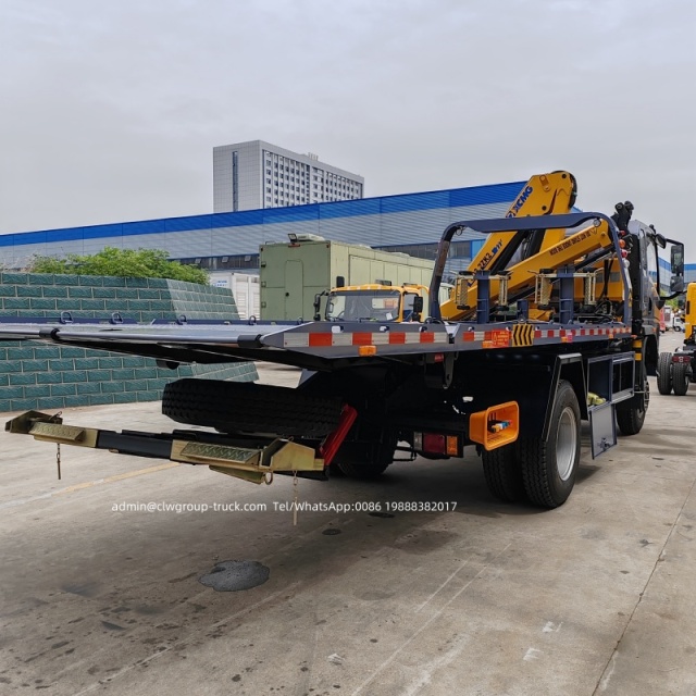 recovery truck with 4stage 3ton crane