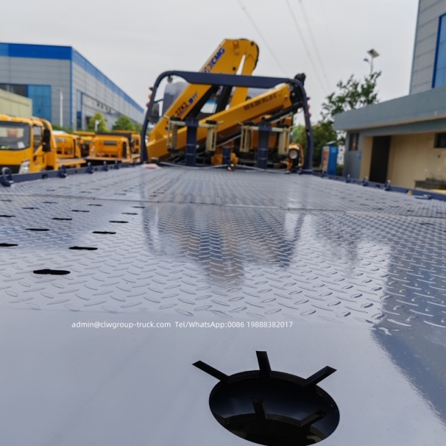 Sinotruk homan 3.2tons knuckle crane flatbed tow truck,Chengli Special Automobile Co.,Ltd,Sinotruk sliding platform underlift wrecker truck with knuckle crane