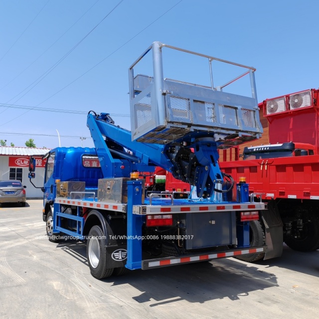 bucket truck manufacturers