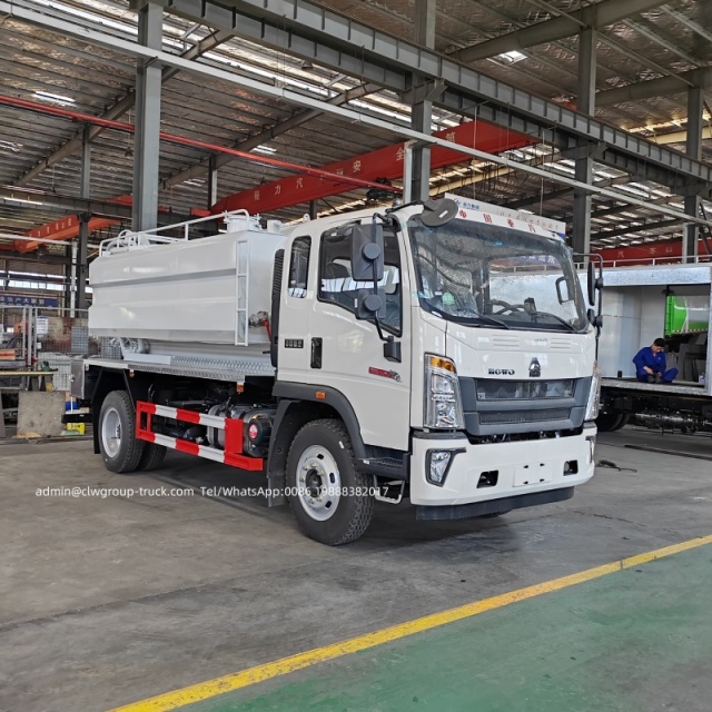 sinotruk howo vacuum tank with jetting truck