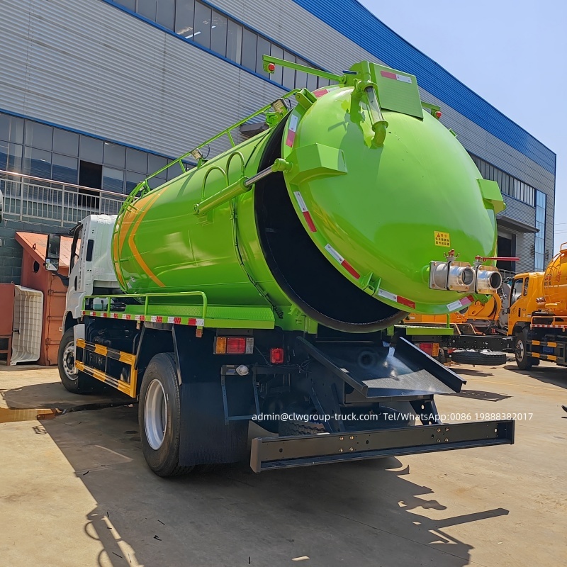 sludge suction truck