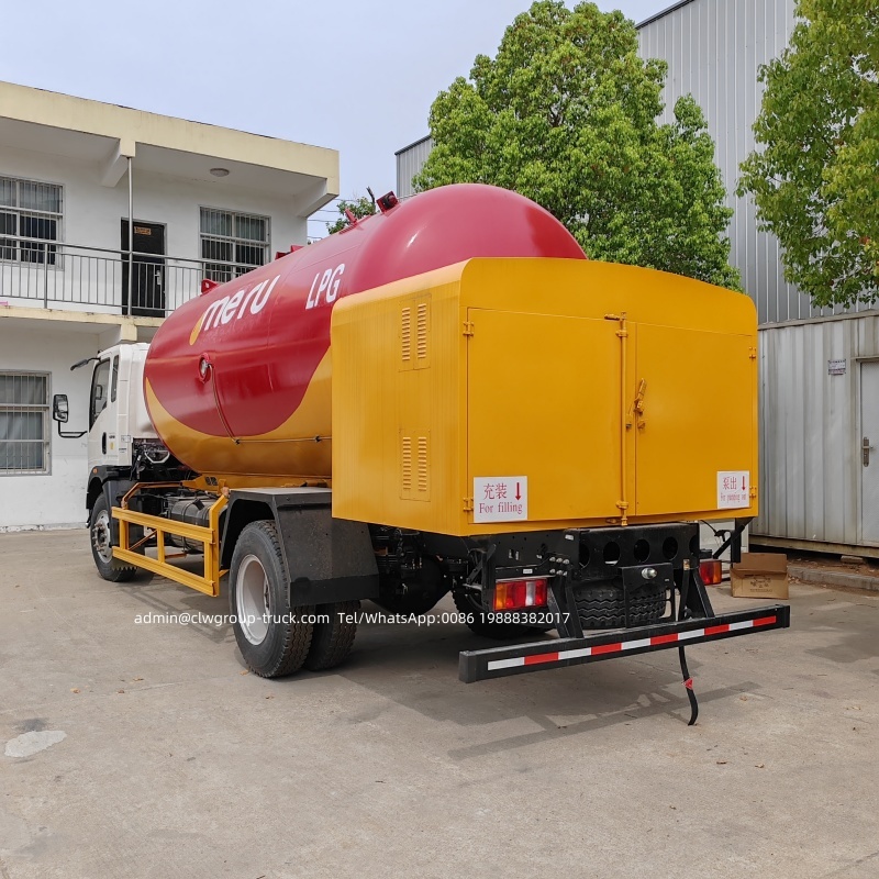 sinotruk howo lpg bobtail tanker truck