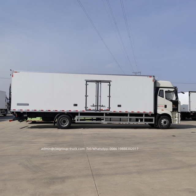 hog transport truck