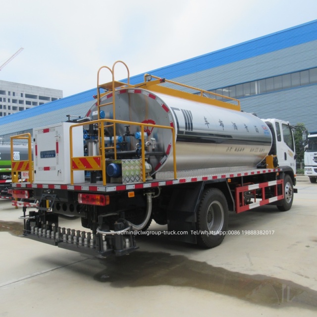 asphalt pavers truck
