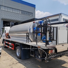 japan brand bitumen spray truck for sale