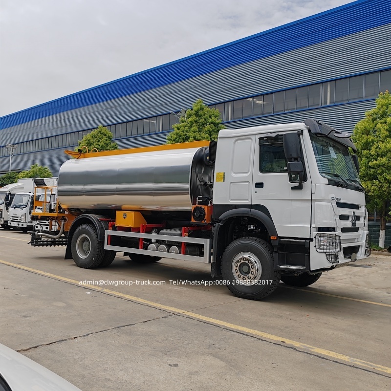 automatic bitumen road distributor truck