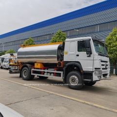 automatic bitumen road distributor truck