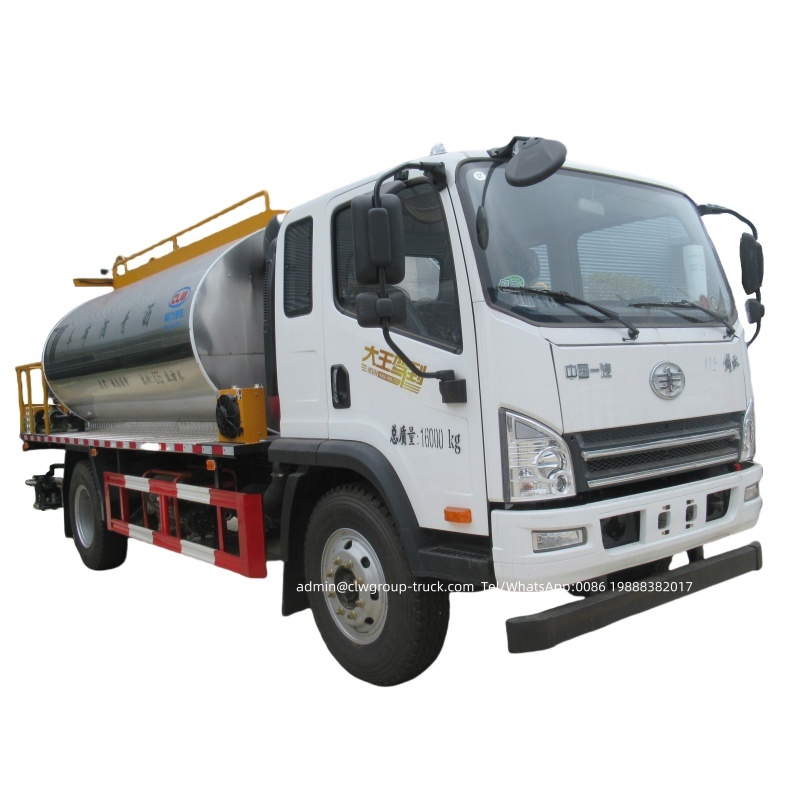 heated bitumen spayer truck