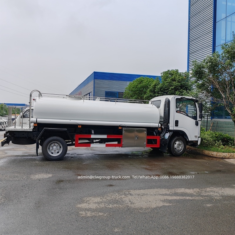 isuzu 700p water truck