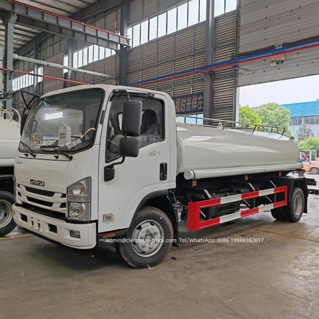isuzu water bowser