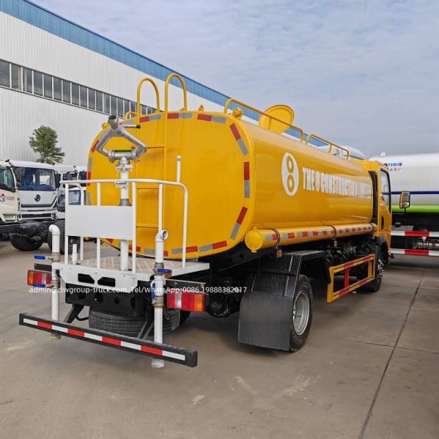 8000 litres water tank truck