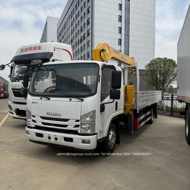 isuzu 700p truck with crane 5 ton