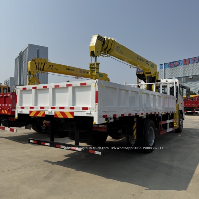 clw telescopic boom crane truck