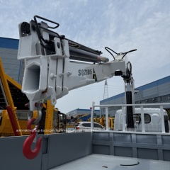 knuckle crane boom truck