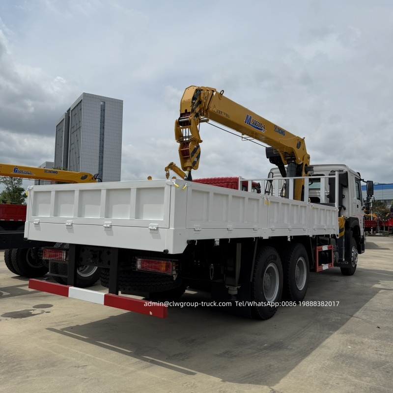 crane mounted truck sinotruk