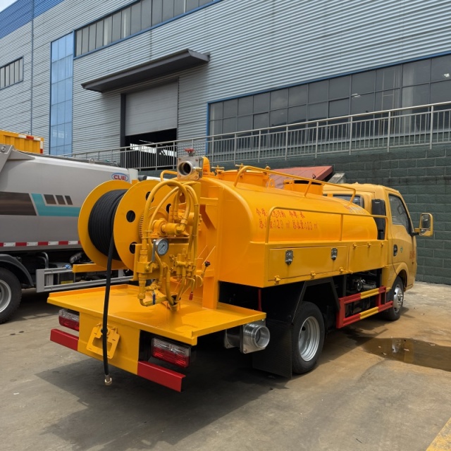 Dongfeng 4x2 2tons small vacuum pump sewage tanker drain jetter water combined jetting sewer cleaning truck for sale,Chengli Special Automobile Co.,Ltd,Dongfeng mini small vacuum tanker 2m3 truck mounted sewer jetter