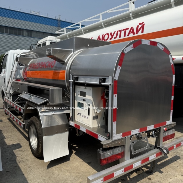 Dongfeng mini gasoline aluminum alloy tanker 2000litres fuel truck with pump and dispenser,Chengli Special Automobile Co.,Ltd,Dongfeng mini gasoline aluminum alloy tanker with pump and dispenser for refueling