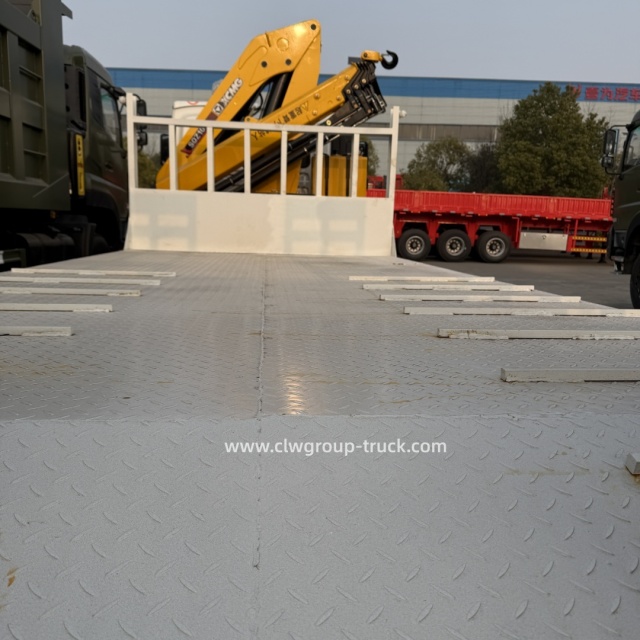 Shacman 5tons 6.3tons Low Bed Ladder Articulated Lift Folding Arm Boom Mounted Crane Truck,Chengli Special Automobile Co.,Ltd,Shacman flat Bed Ladder Articulated Lift Folding Arm Boom 5tons Crane Truck