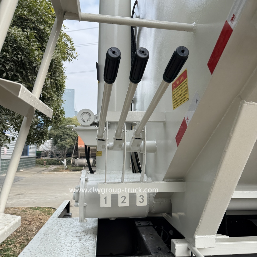 CLW 6X4 15tons Bulk-Fodder Transport Truck for Chicken Cattle Pig Poultry Farm,Chengli Special Automobile Co.,Ltd,Dongfeng 6x4 15tons livestock chicken cattle pig poultry farm feed truck