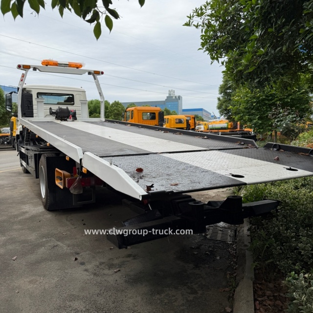 Sinotruk howo 8m towing truck wrecker breakdown recovery truck,Chengli Special Automobile Co.,Ltd,Sinotruk NX medium 8m flatbed 10tons winch wrecker breakdown recovery truck