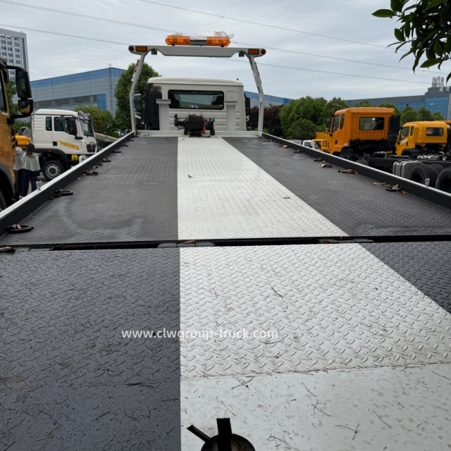 Sinotruk howo 8m towing truck wrecker breakdown recovery truck,Chengli Special Automobile Co.,Ltd,Sinotruk NX medium 8m flatbed 10tons winch wrecker breakdown recovery truck