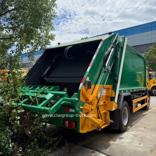 Sinotruk howo waste bin rear load compress garbage truck,Chengli Special Automobile Co.,Ltd,Sinotruk howo 6.5cbm 8cbm 10cbm garbage compactor truck manufacturers in hubei