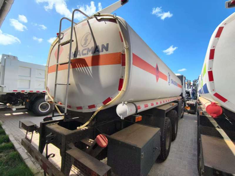 F3000 6X4 FUEL TANKER