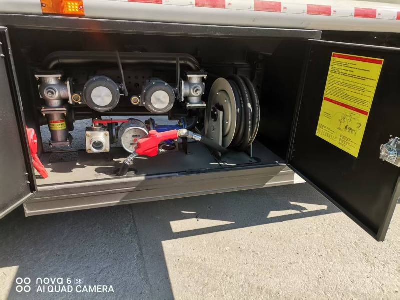 F3000 6X4 FUEL TANKER