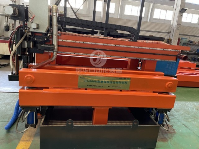 JH-800K Машина для наплавки износостойких пластин с двумя пистолетами и четырьмя проволоками