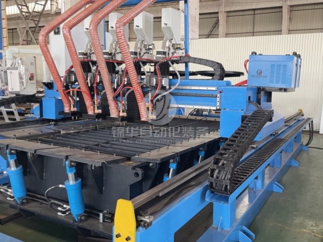 Máquina de revestimento duro de chapa de desgaste de tocha quádrupla JH-700