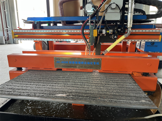 JH-800K Машина для наплавки износостойких пластин с двумя пистолетами и четырьмя проволоками