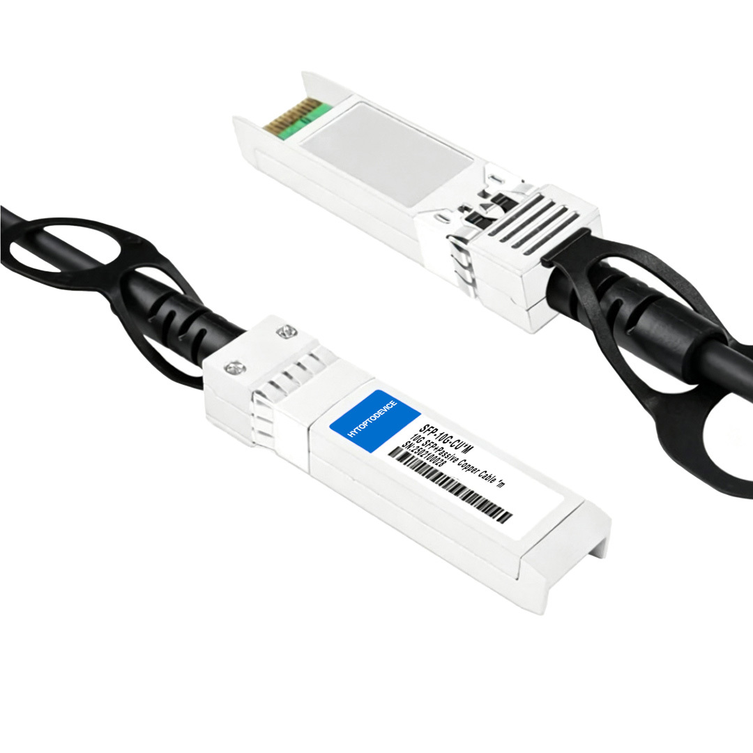 Dual SFP+ terminals of SFP-H10GB-CU50CM HYTOPTODEVICE twinax DAC white background detailed photo