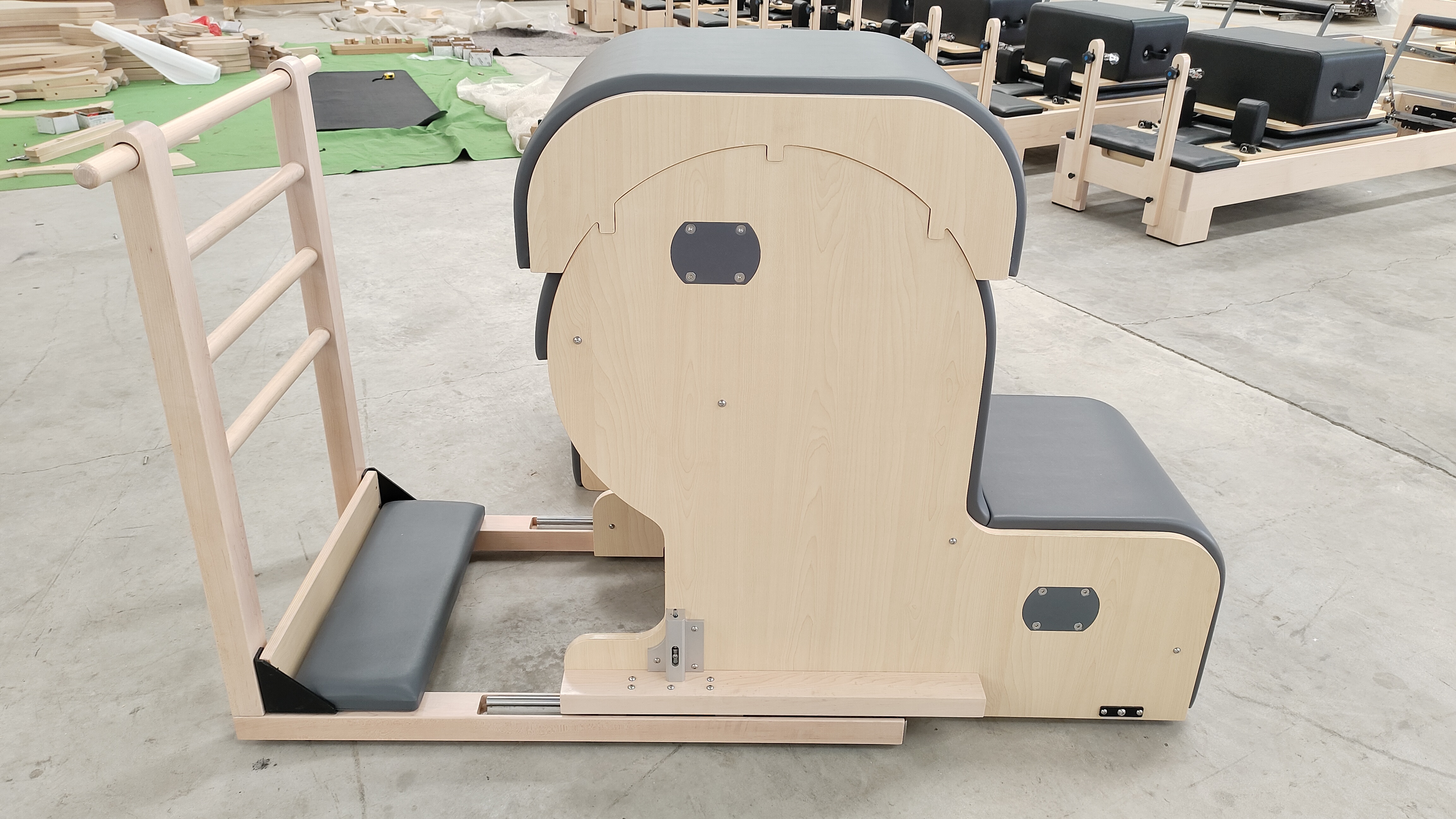 Multi Function Top Maple Ladder Barrel