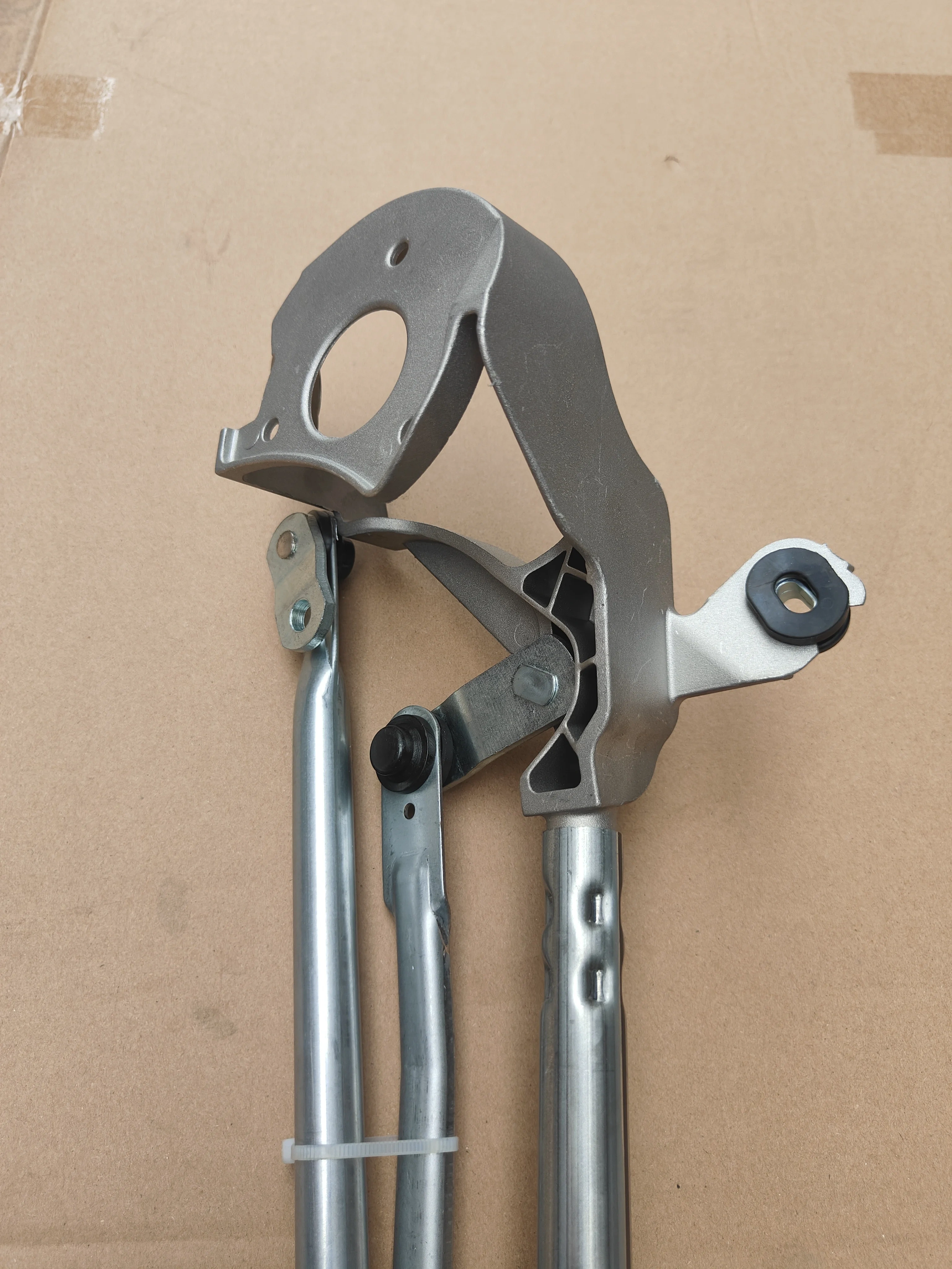 For Tesla MODELS Wiper Linkage Rod New Chinese Manufacturing to Solve the Problem of Scraper Cover