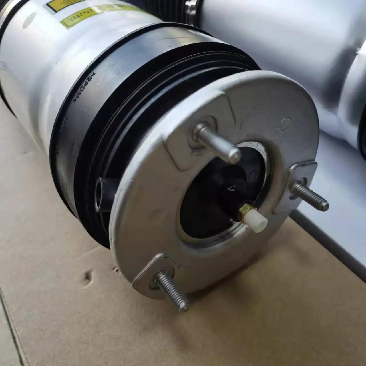 Suitable for Tesla Model X Shock Absorber Front and Rear 1027361-00-G 1027461-00-E Car Suspension Accessories