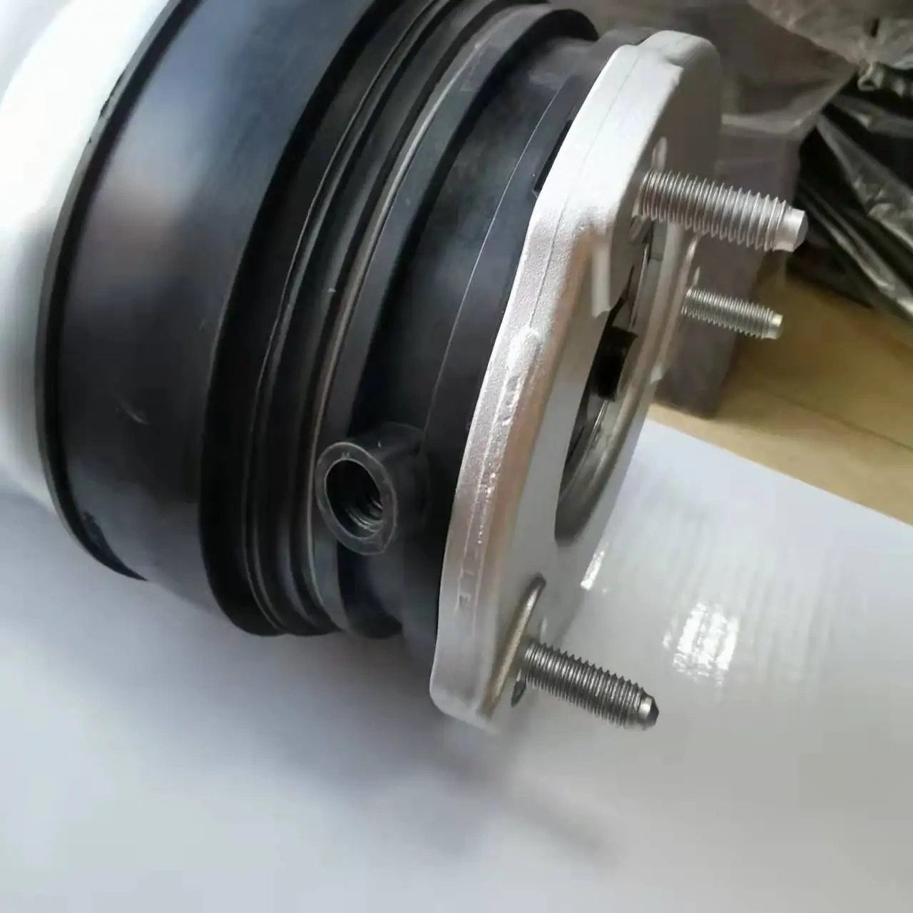 Suitable for Tesla Model X Shock Absorber Front and Rear 1027361-00-G 1027461-00-E Car Suspension Accessories