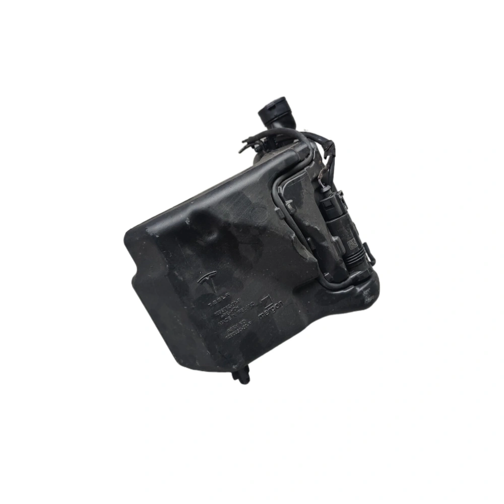 China Manufacturer Direct Sale Car Front Windshield Wiper Kettle 1096062 1090850 for 2021 tesla Model 3 Accessories