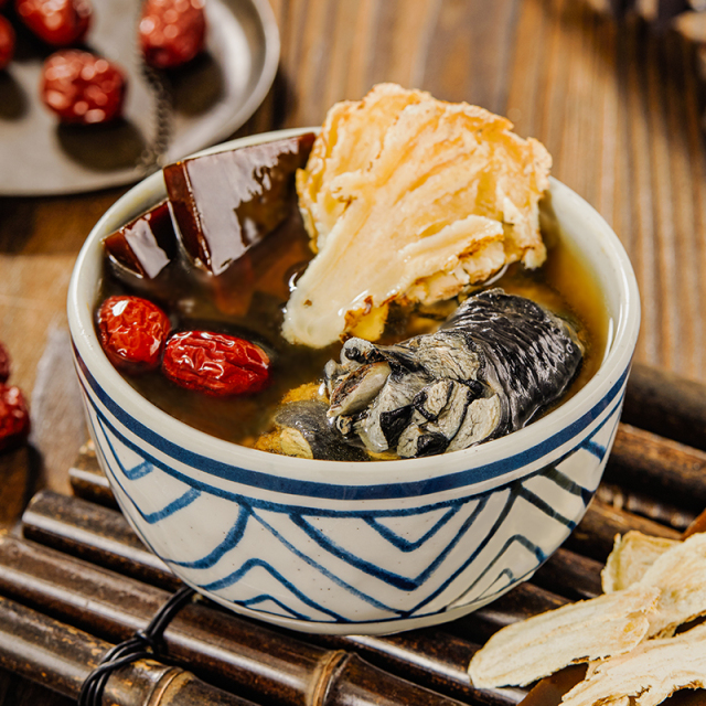 Silkie Chicken stewed with donkey-hide gelatin and red dates