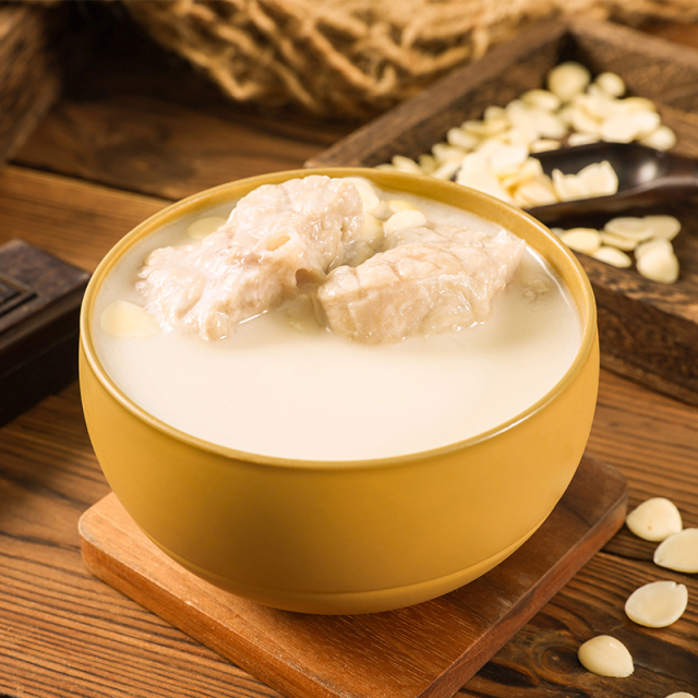 Pork Lung Stewed with Fresh Almond Juice and Ginkgo