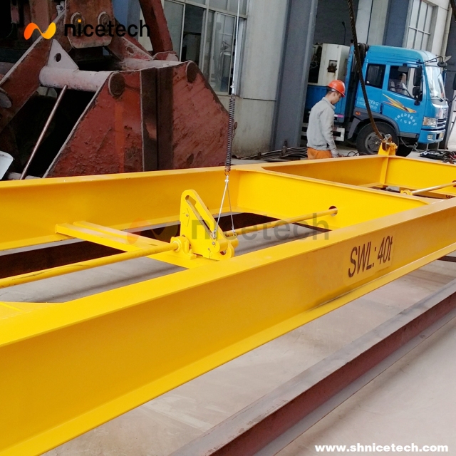 40 ft Semi Automatic container spreader