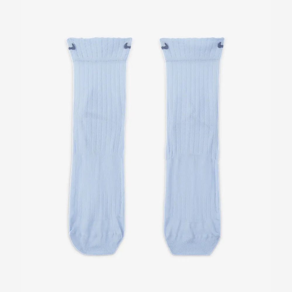 Nike's new women's lightweight pair sports short socks FJ2239-479