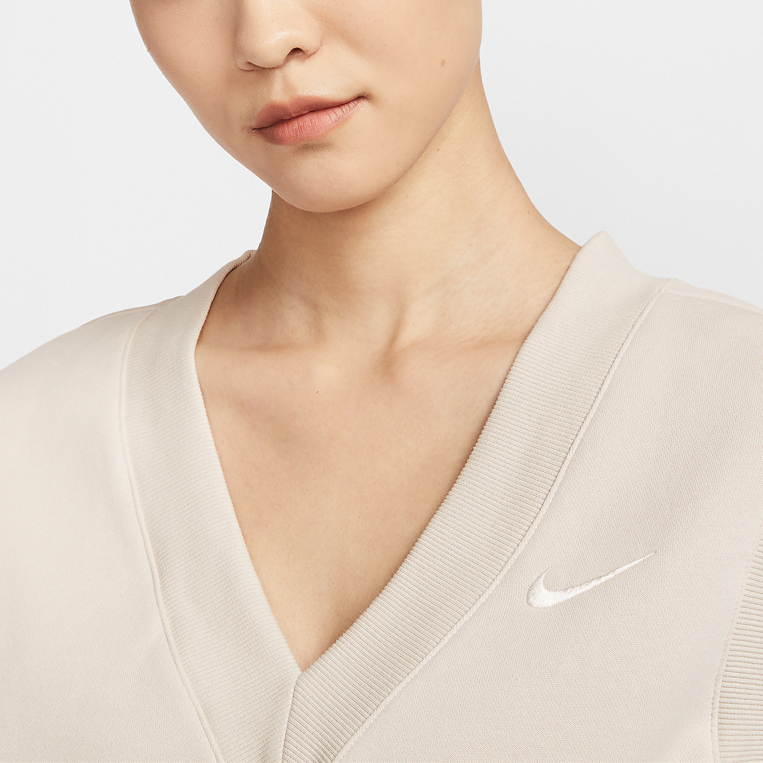 Nike Current Season New Women's Fleece Lined Loose V-Neck Sleeveless T-Shirt FV6317-104