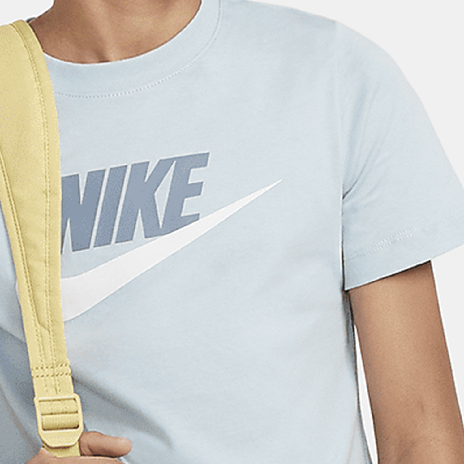 Nike Sportswear Kids' Classic Breathable Casual Short-Sleeve T-Shirt AR5252-440
